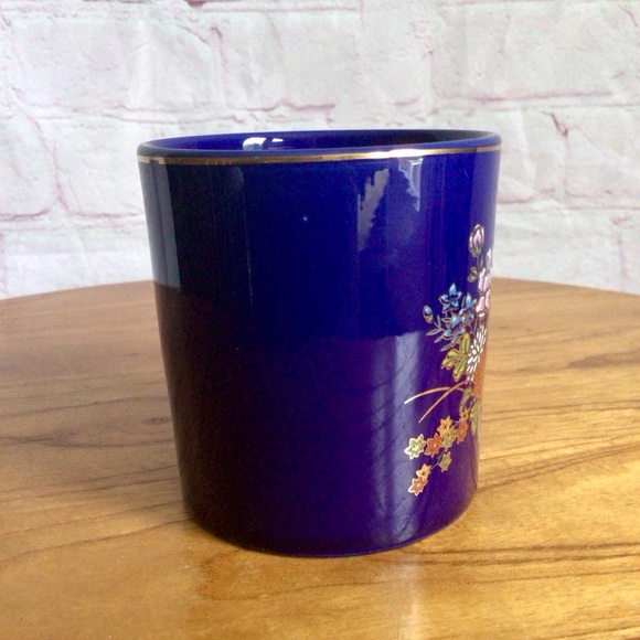 Vintage Cobalt Blue Porcelain Mug with Floral Design - Japan - Picture 2 of 8
